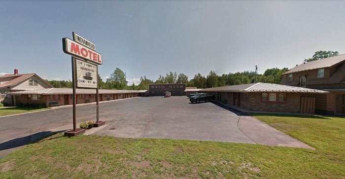 Indianhead Motel - Vintage Post Card (newer photo)